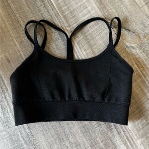 Women’s Black Strappy Seamless Sports Bra
